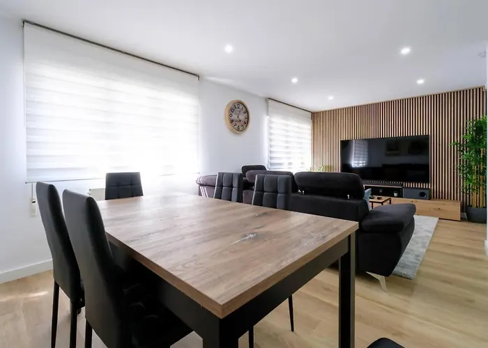 Piso Muy Moderno Y Centrico גיחון